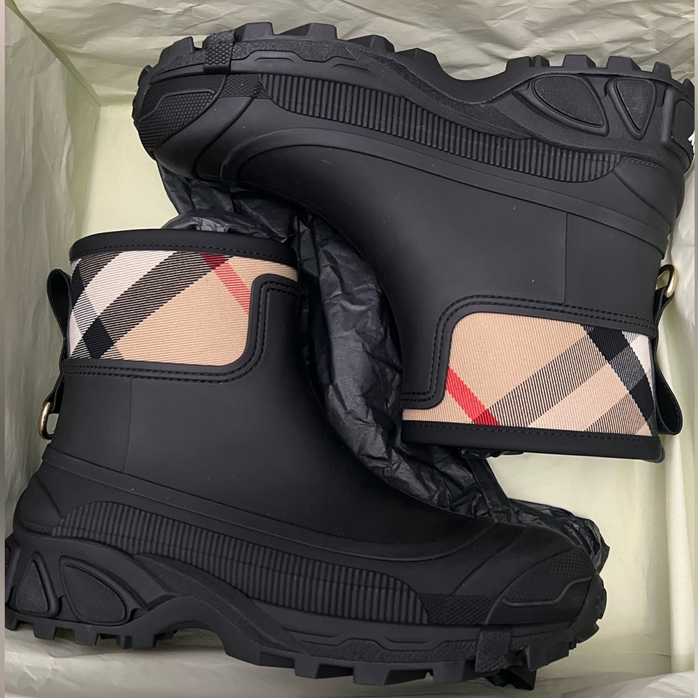 Burberry Ryan Check rainboots sz 11